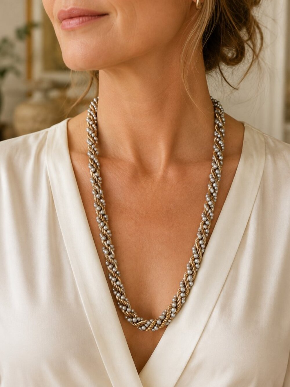 Vintage Gold Tone and Faux Pearl Necklace
